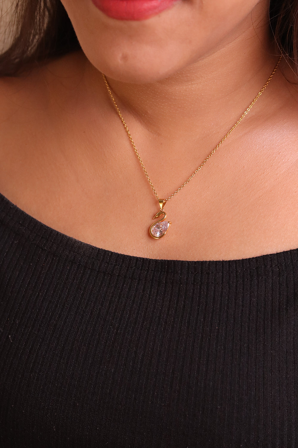 Elsa discount pendant necklace